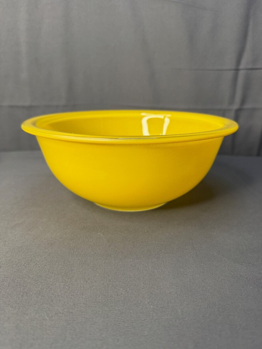 Vintage Pyrex Clear Bottom #323 1.5L Primary Yellow A9F Mixing Nesting